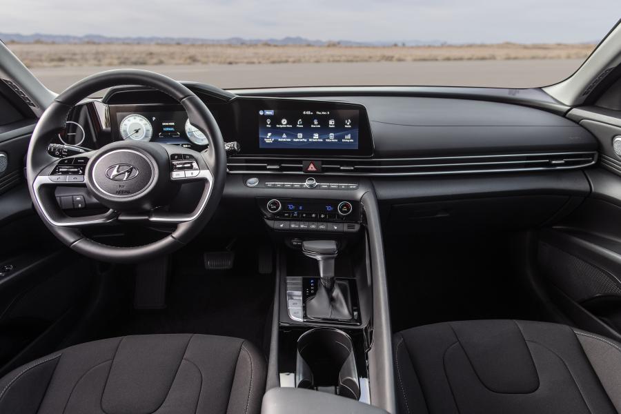 Торпедо Hyundai Elantra (CN7) 2020 года  (NA) (фото 30 из 67)